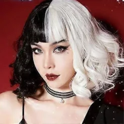 Cruella De Vil Cosplay Kort Sort og Hvid Fuld Paryk Til Halloween Kvinder Bølget Bob Paryk Med Pandehår Maskerade Kostume Rekvisitter