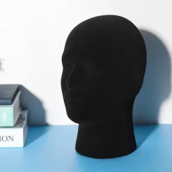 Skum mannequin hoved til mænd, model til parykker, briller, hatte, sort displaystativ