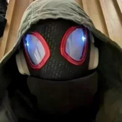 SWMarvel Mascara Miles Spiderman Hovedbeklædning Cosplay Bevægelige Øjne Elektronisk Maske Spiderman 1:1 Fjernbetjening Legetøj Til Voksne{azc} Electric version B | Fyndiq