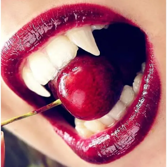 Vampyrtænder 2 par vampyrtænder til at fastgøre og modellere Natural Whi